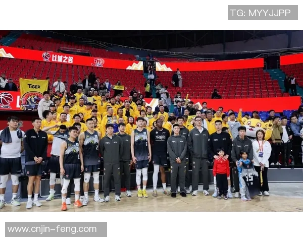 CBA季前赛精彩对决广东队迎战福建队全力争胜展现球队实力